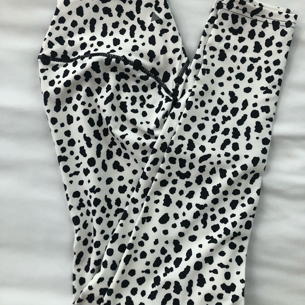 NWOT Balance Athletica Ascend Leggings, Size M